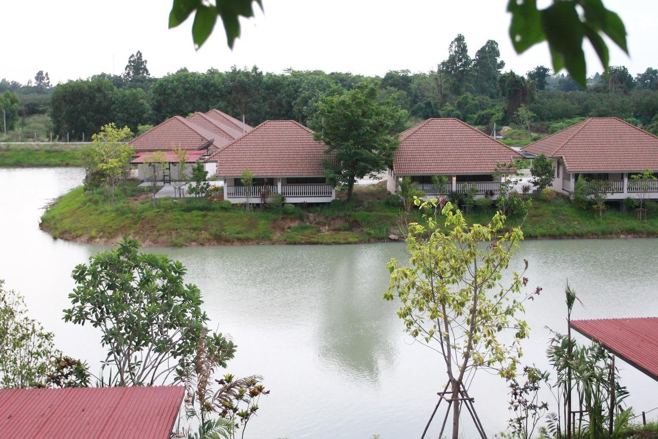 Pirom Lake And Resort Si Maha Phot Zewnętrze zdjęcie